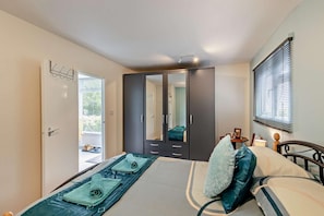 Free WiFi, bed sheets - 1 Bed in Bryncrug (oc-w29070) (Bryn-Crug)
