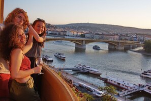 Property grounds - Riverside Gem in the center of Budapest is two-bedroom, cozy and comfortable (Budapest)