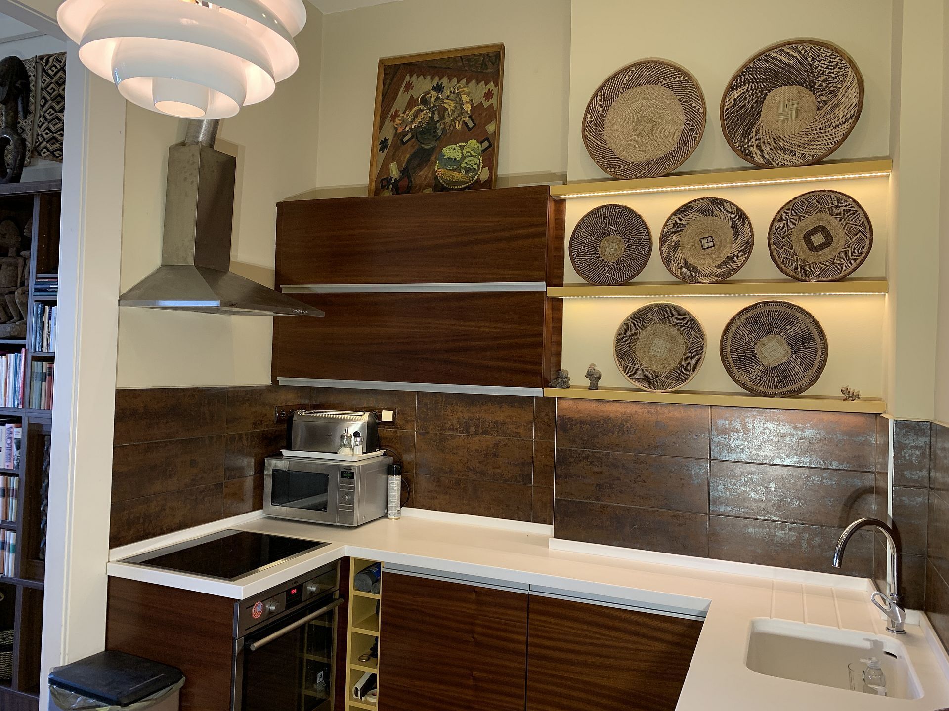 Fridge, stovetop, dishwasher, electric kettle