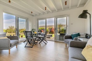 TV - 2 Bed in St. Merryn (oc-l29063) (Treyarnon Bay)
