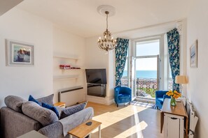 TV - 1 Bed in Hythe (oc-c28937) (Hythe)