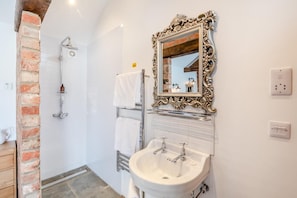 Hair dryer, towels - 1 Bed in Sinnington (oc-w29090) (Normanby)
