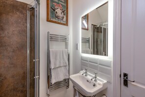 Hair dryer, towels - 1 Bed in Sinnington (oc-w29091) (Normanby)