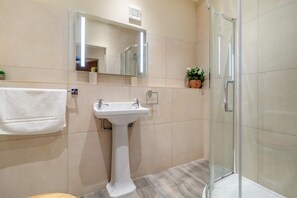 Towels - 2 Bed in Heveningham (oc-w29033) (Heveningham)