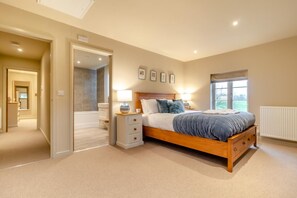 Travel cot, free WiFi, bed sheets - 2 Bed in Heveningham (oc-w29035) (Heveningham)
