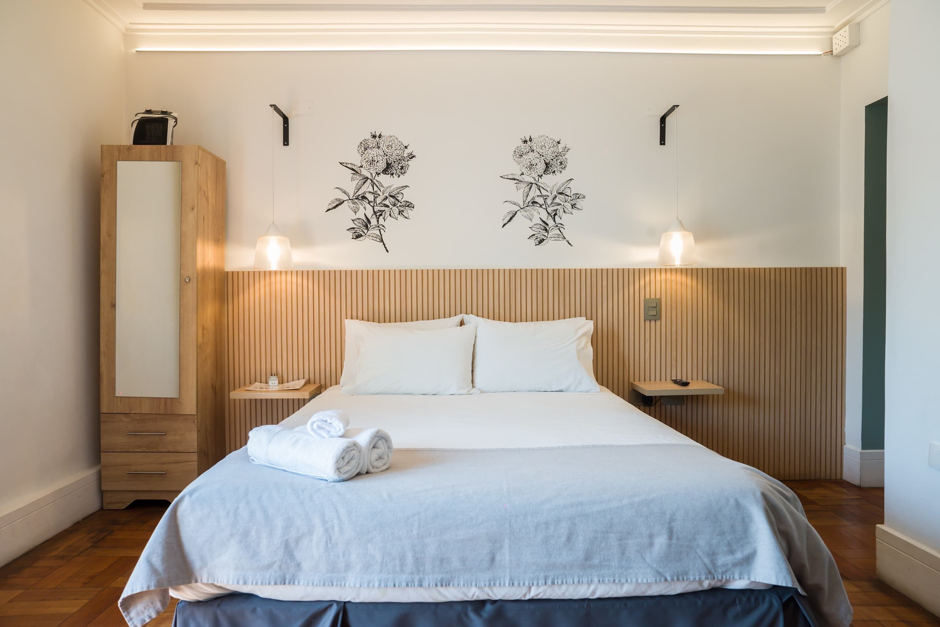 Iron/ironing board, free WiFi, bed sheets