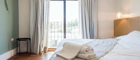 Skrivbord, strykjärn/strykbräda, gratis wi-fi och sängkläder