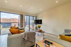 TV - 3 Bed in Heveningham (oc-w29031) (Heveningham)