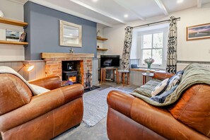 TV, fireplace - 3 Bed in St. Austell (oc-c29089) (Charlestown)