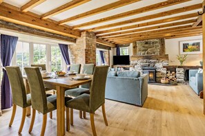 Dining - 3 Bed in Cemmaes Road (oc-h29101) (Cemmaes)