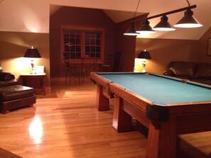 Games room - Spacious 6-bedroom house in marvelous Ludlow with game room (Ludlow)