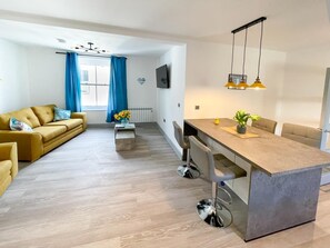 Interior - 2 Bed in St. Ives (oc-s28155) (St Ives)