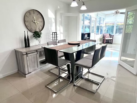 House, Multiple Beds, Non Smoking, Poolside | Dining