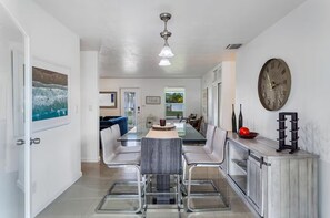 House, Multiple Beds, Non Smoking, Poolside | Dining - Amazon Heated Pool Perfect House (Miami)