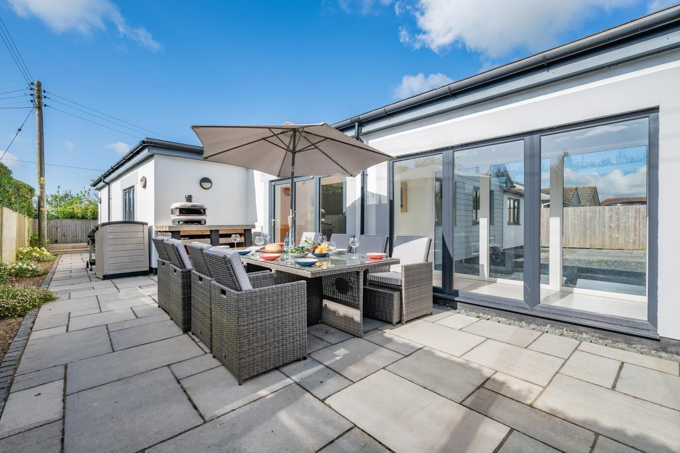 تناول الطعام بالخارج