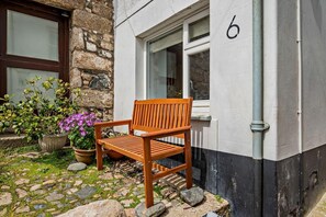 Property grounds - 3 Bed in St. Ives (oc-b29173) (St Ives)