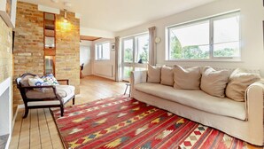 TV - 3 Bed in Walberswick (oc-s29097) (Walberswick)