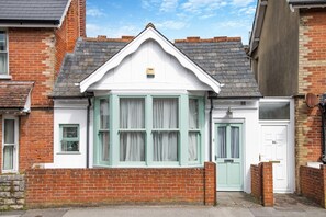 Exterior - 2 Bed in Swanage (oc-k29177) (Swanage)