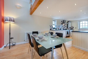Dining - 2 Bed in Swanage (oc-k29177) (Swanage)