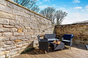 Outdoor dining - 1 Bed in Port Mulgrave (oc-c29067) (Port Mulgrave)