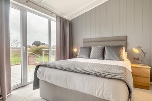 Iron/ironing board, free WiFi, bed sheets - 3 Bed in Blakeney (oc-c29160) (Blakeney)
