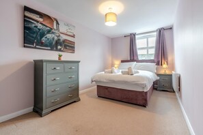 Iron/ironing board, travel cot, free WiFi, bed sheets - 3 Bed in Whitby (oc-f28862) (Whitby)