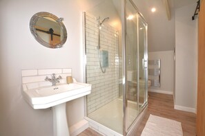 Towels - 3 Bed in Germoe (oc-w29163) (Trescowe)