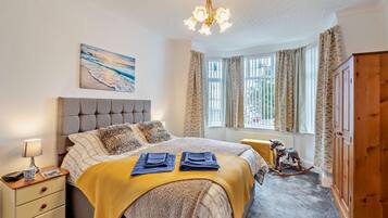 2 bedrooms, iron/ironing board, free WiFi, bed sheets