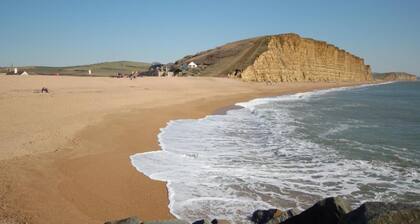 2 Bed in West Bay (oc-m29216)