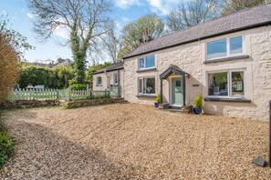Exterior - 2 Bed in Abergwaun (oc-t14348) (Dwrbach)