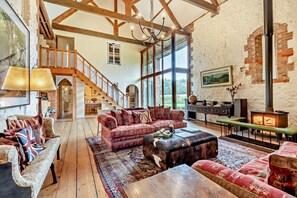 TV, fireplace - 7 Bed in Ringstead (oc-f29155) (Ringstead)