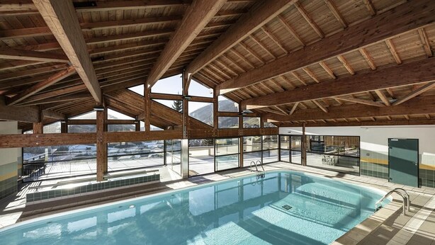 Indoor pool, a heated pool - 300m from ski slopes, view panoramic, fitness, swimming pool, sauna, balcony, parking, tv (Le Grand-Bornand)