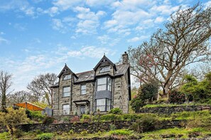 Exterior - 5 Bed in Bontddu (oc-c29184) (Bontddu)