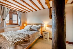 4 chambres, fer et planche à repasser, lit parapluie, Wi-Fi gratuit