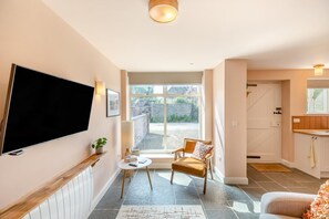 TV, fireplace - 1 Bed in Craven Arms (oc-o29275) (Craven Arms)