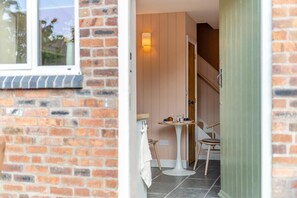 Outdoor dining - 1 Bed in Craven Arms (oc-o29275) (Craven Arms)