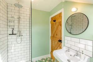 Towels - 1 Bed in Craven Arms (oc-o29275) (Craven Arms)