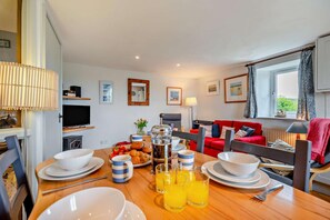 Dining - 2 Bed in St. Issey (oc-t29235) (Saint Issey)