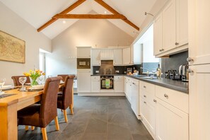 Oven, dishwasher, high chair, cookware/dishes/utensils - 3 Bed in Freshwater East (oc-w29240) (Freshwater East)