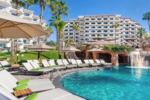 Pool - Cabo Beachfront condo for Holidays (Cabo San Lucas)