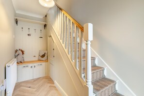 Interior - 2 Bed in Holt (oc-f29274) (Holt)