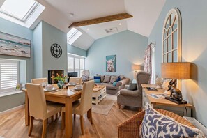 TV, fireplace - 2 Bed in Belford (oc-s29246) (Belford)