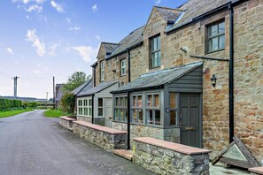 Exterior - 2 Bed in Belford (oc-c29288) (Middleton)