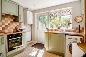 ميكروويف، فرن، مستلزمات طهي/أطباق/أوعية