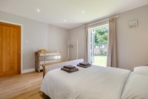 واي فاي مجانًا وملاءات أسرّة