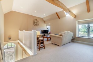 TV - 2 Bed in Oxborough (oc-t29292) (Oxborough)