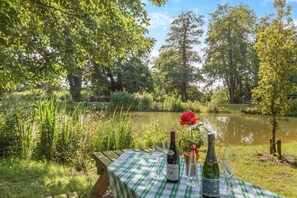 Outdoor dining - 2 Bed in Oxborough (oc-t29292) (Oxborough)