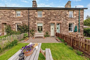 Outdoor dining - 2 Bed in Wooler (oc-r29229) (Kirknewton)