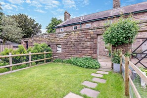 Property grounds - 2 Bed in Wooler (oc-r29229) (Kirknewton)