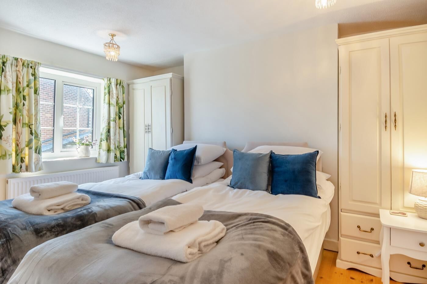 Fer et planche à repasser, Wi-Fi gratuit, draps fournis